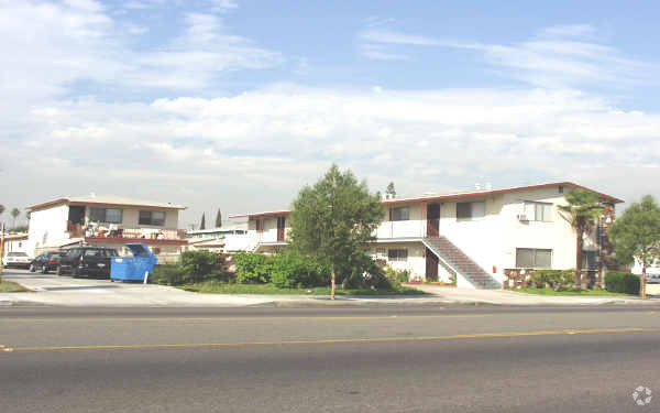 Primary Photo - Valley Manor Apartments