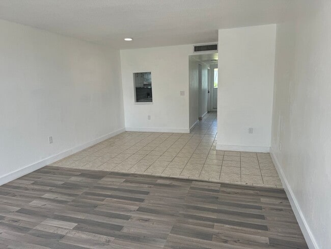 Building Photo - Spacious 3-Bedroom, 2.5-Bathroom Condo – P...