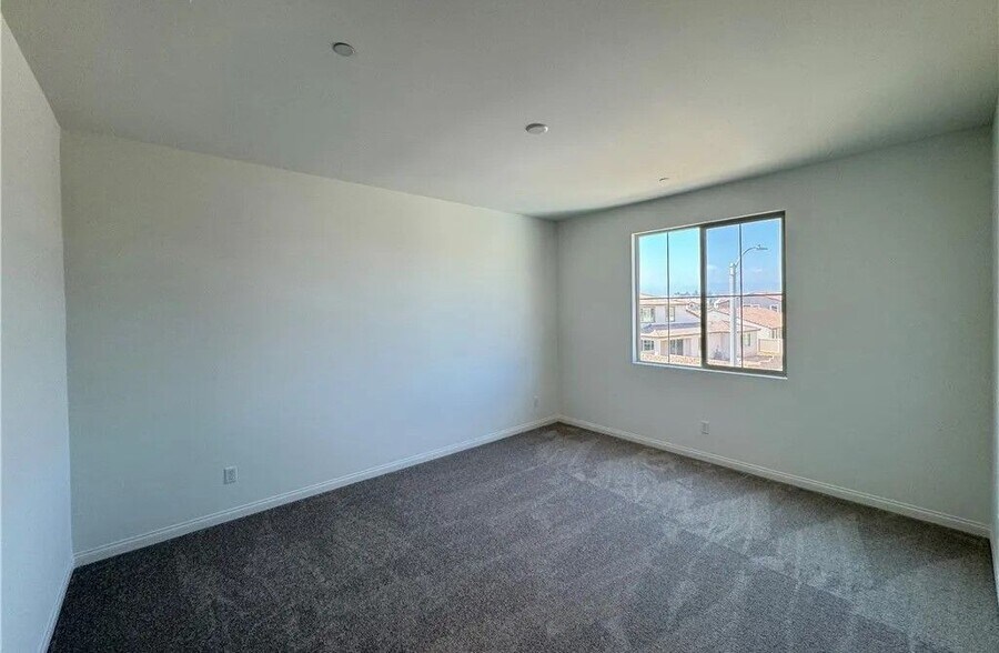 Building Photo - 17754 Pinot Noir Dr