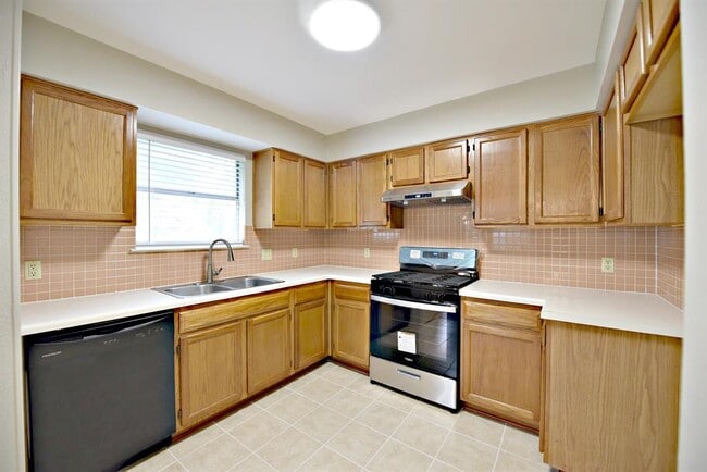 Building Photo - 13329 Black Canyon Dr