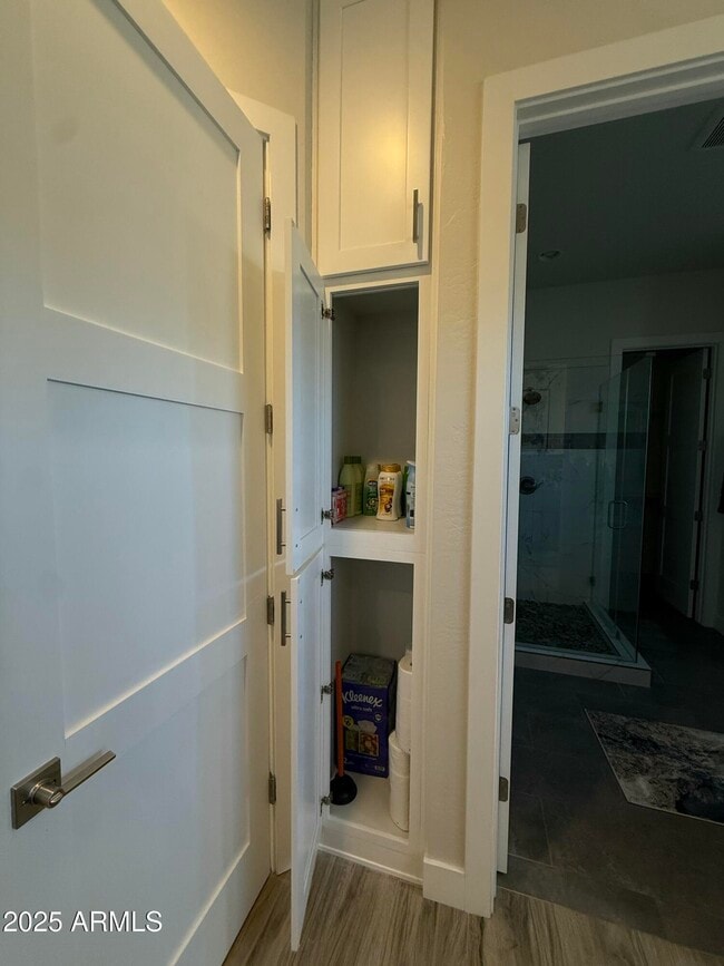 Building Photo - 2007 E Rainbow Trail