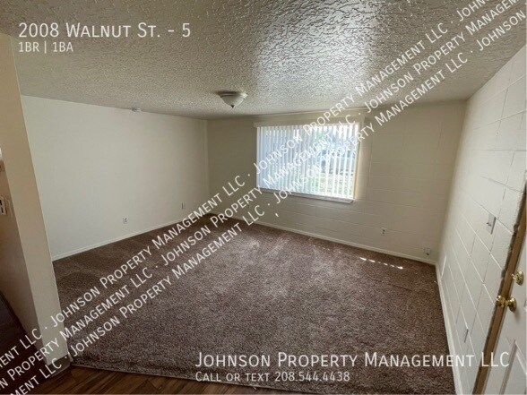 Building Photo - 2008 Walnut St