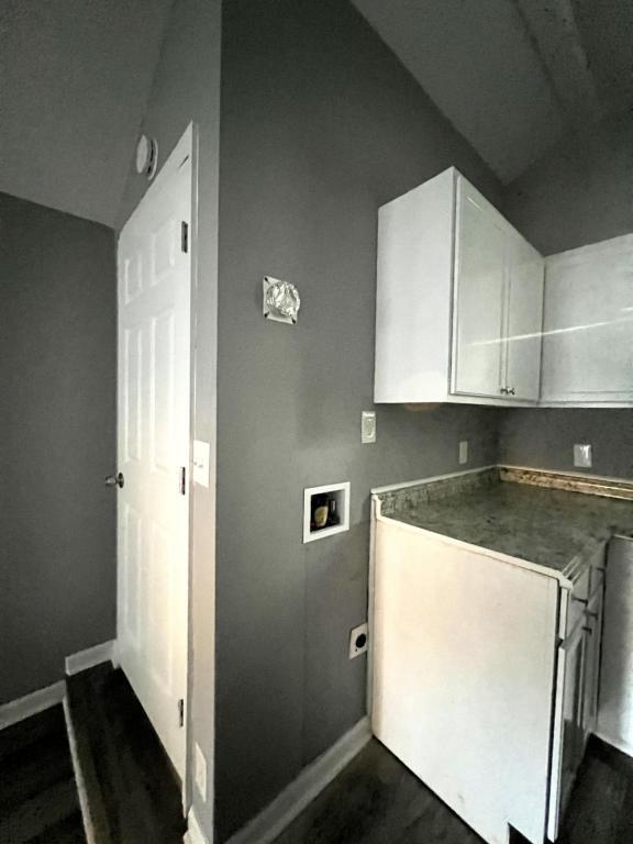 Building Photo - 135 Honeysuckle Ln