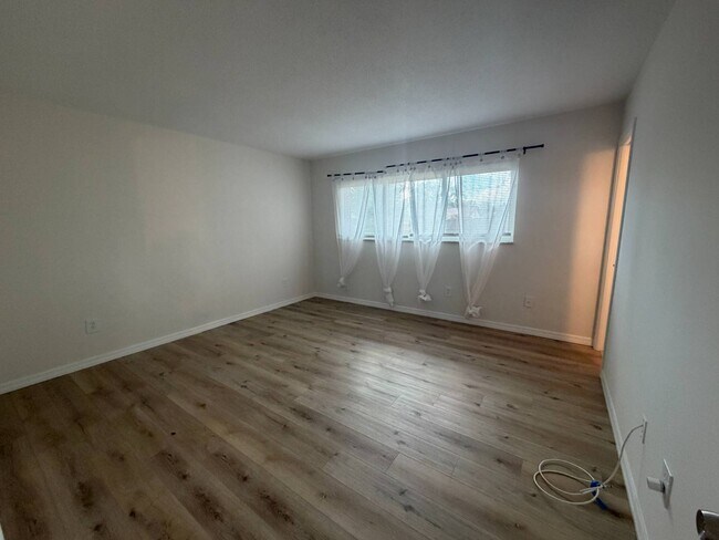 Building Photo - 1595 Adrian St