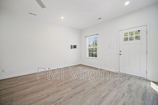 Building Photo - 105 Gilmerton Ave