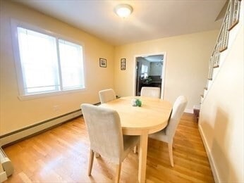 Building Photo - 5 Larose Pl