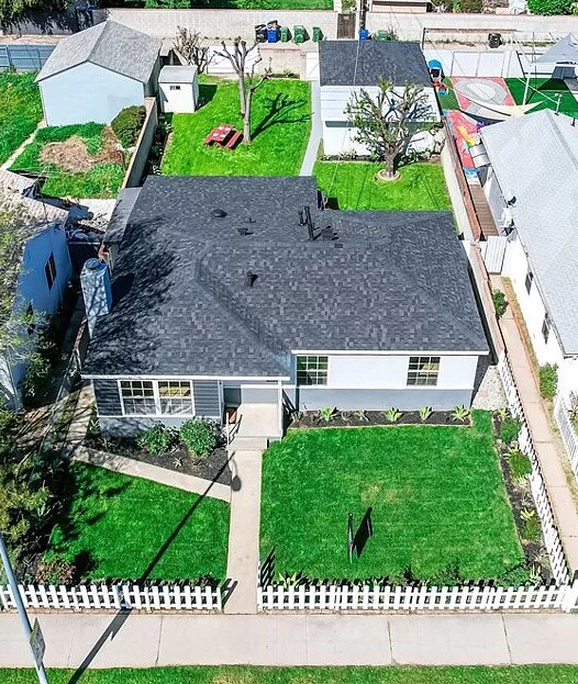 Building Photo - 6621 Lindley Ave
