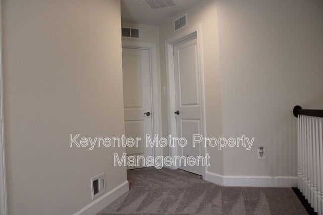Building Photo - 2736 Pinebrook Rd