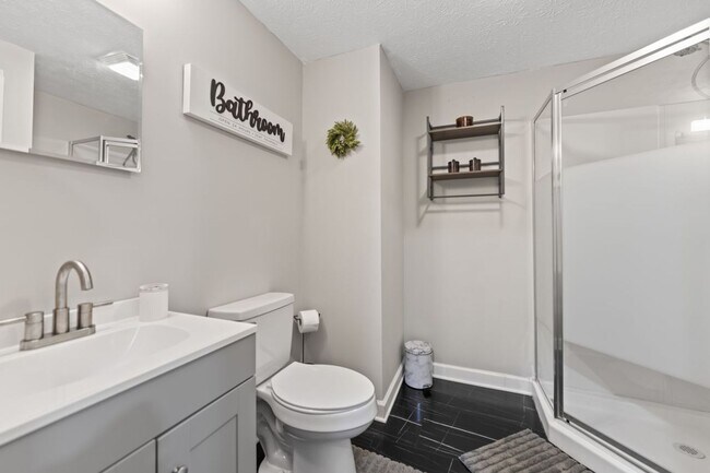 Building Photo - 8609 Warbler Br Wy