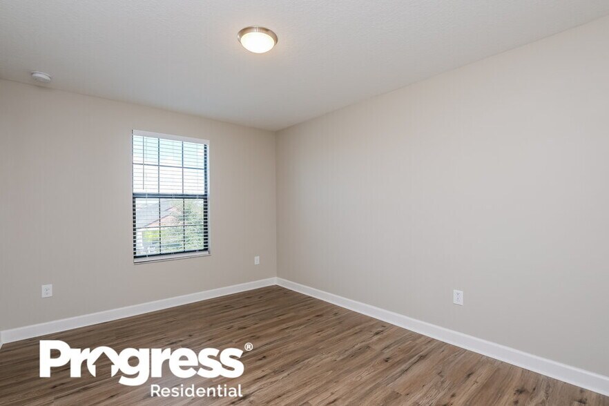 Building Photo - 9935 Ivory Dr