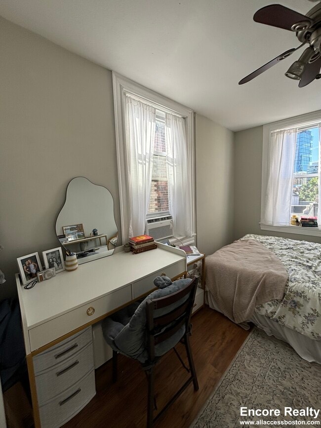 Building Photo - 224 Hanover St