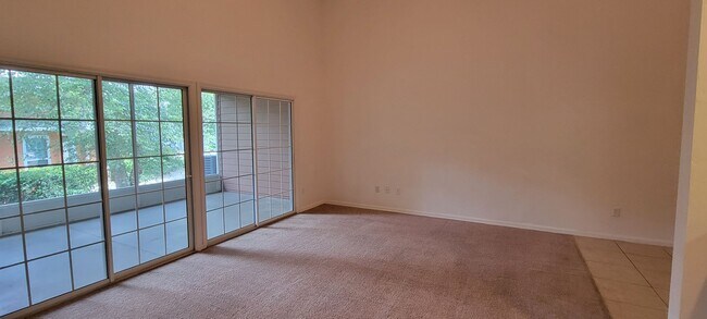 Building Photo - Charming 2/2 townhouse in Eagle Trace