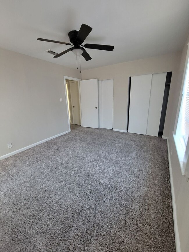 Building Photo - 3 Bedroom 1 Bath Home