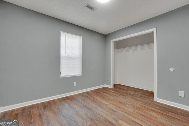 Building Photo - 9202 Fairway Ct