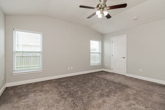 Building Photo - 437 Britten Dr