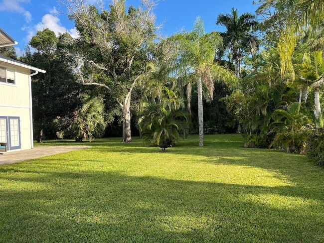 Building Photo - 1337 Center Ln