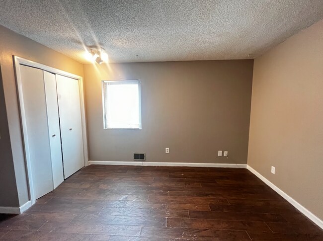 Building Photo - 7725 Tessman Dr