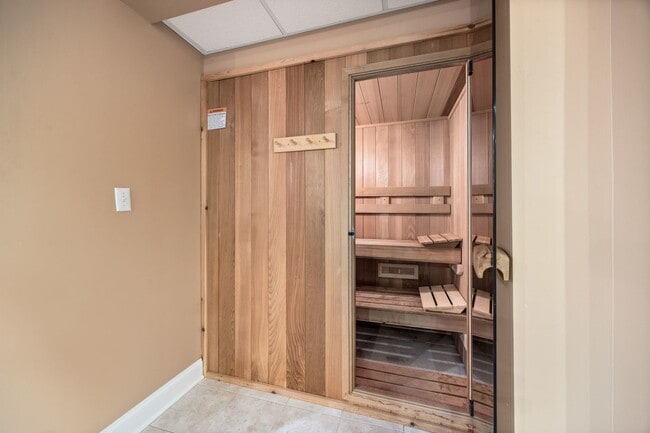 Building Photo - 408 N White Deer Trail