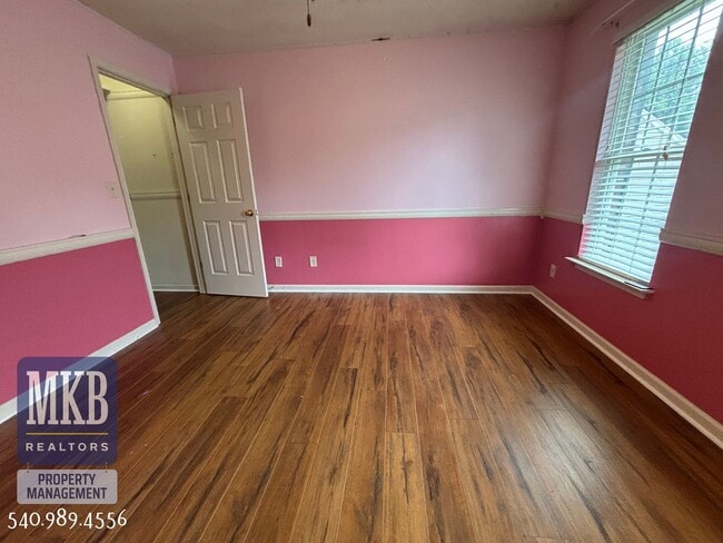 Building Photo - 6423 Westshire Ct
