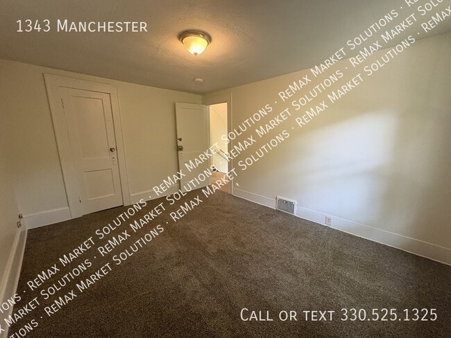 Building Photo - 1343 Manchester-