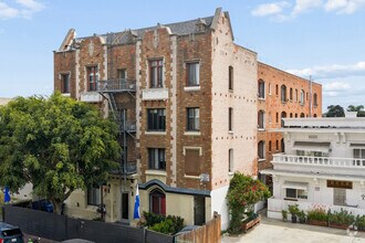 Building Photo - Mariposa Willows- *** 1 FREE MONTH ***