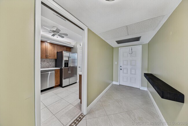 Building Photo - 4000 Cypress Grove Way