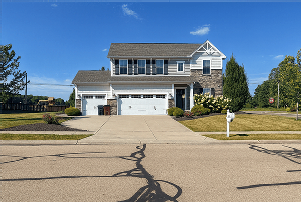 Primary Photo - 240 Irongate Dr