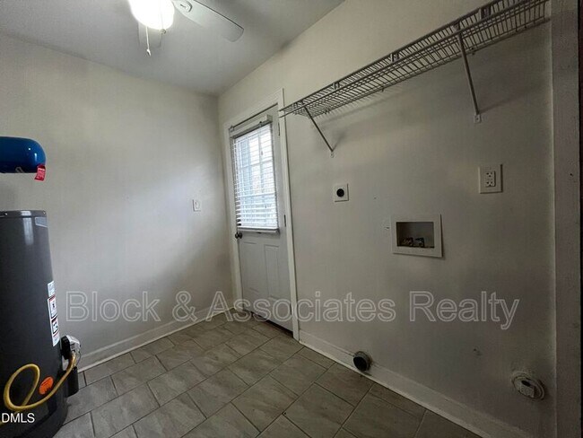 Building Photo - 712 Hadley Rd