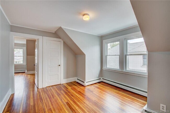 Building Photo - 34 Maplewood Ave