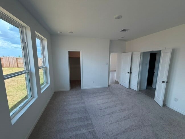 Building Photo - 2847 Gdn Mdw St