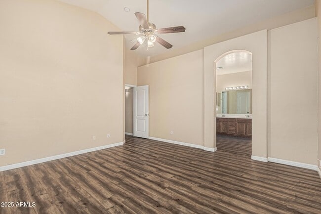 Building Photo - 6918 S 37th Dr