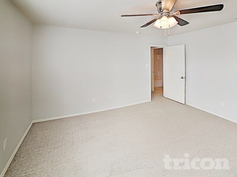 Building Photo - 3120 Middleview Rd