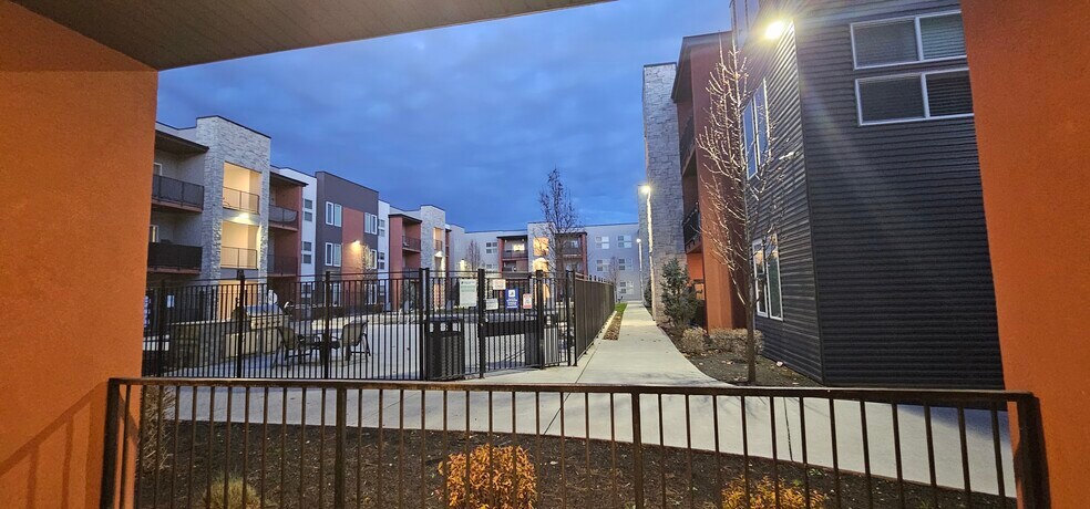 Building Photo - 875 S Depot St