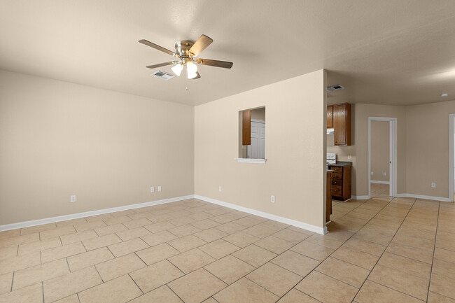 Building Photo - 233 E Craven Ave