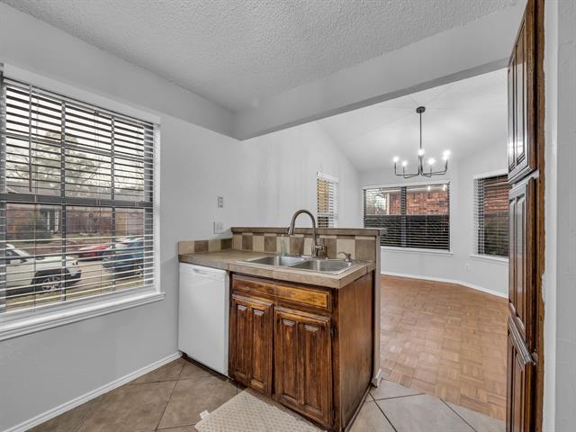 Building Photo - 2806 Harvest Lake Dr