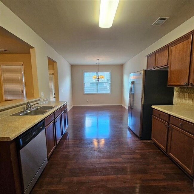 Building Photo - 413 Fern Bay Dr SW