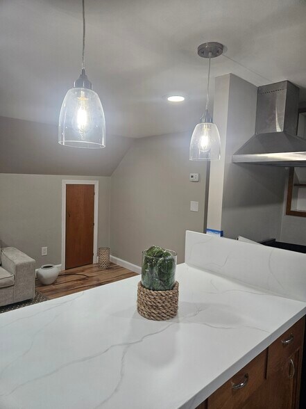 Building Photo - 115 N Hull St