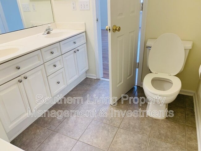 Building Photo - 9436 Elizabeth Townes Ln