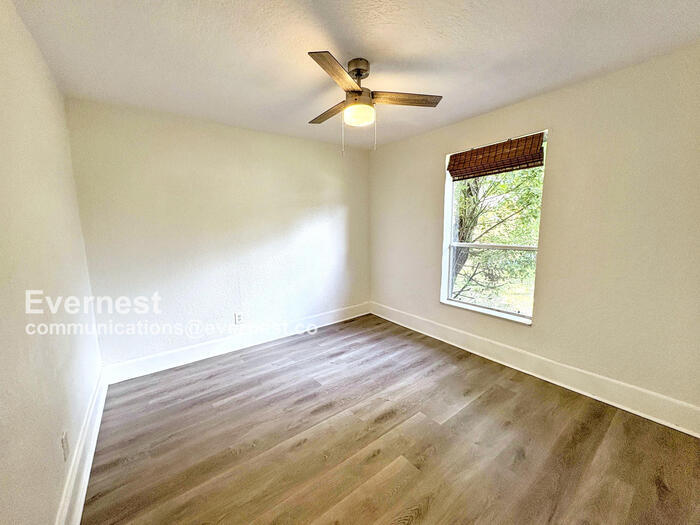 Building Photo - 2004 E Ellicott St