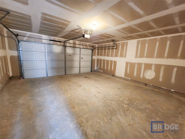 Building Photo - 10083 Cerritos dr