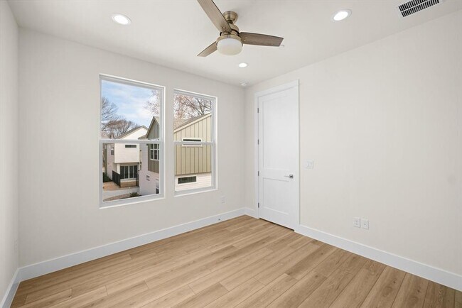 Building Photo - 6107 Richardson Ln