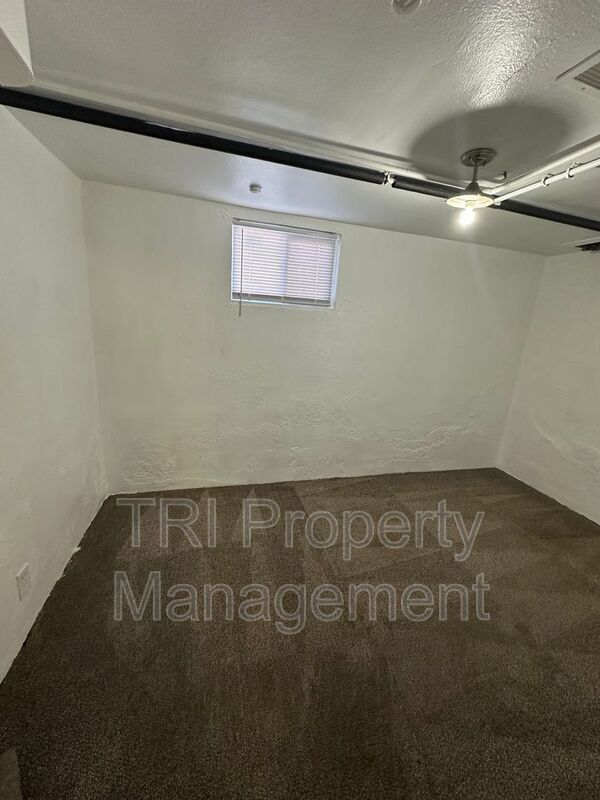 Building Photo - 1903 7th Ave