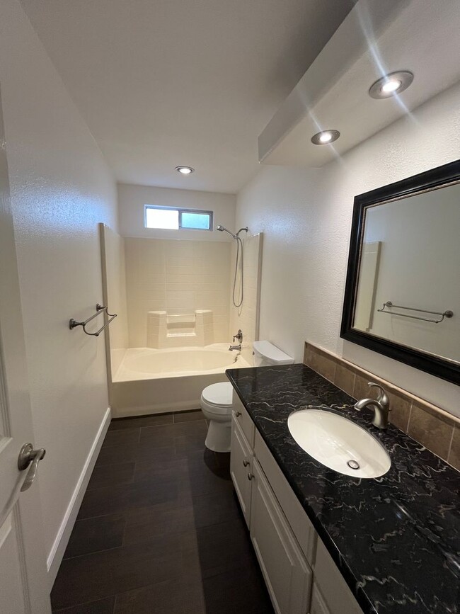 Building Photo - Beautiful Southside Visalia Home! Coming Soon!