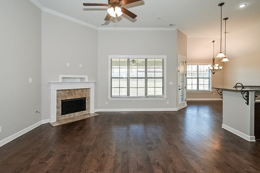 Building Photo - 40 Donna Lyn Dr