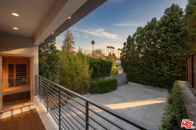 Building Photo - 2035 De Mille Dr
