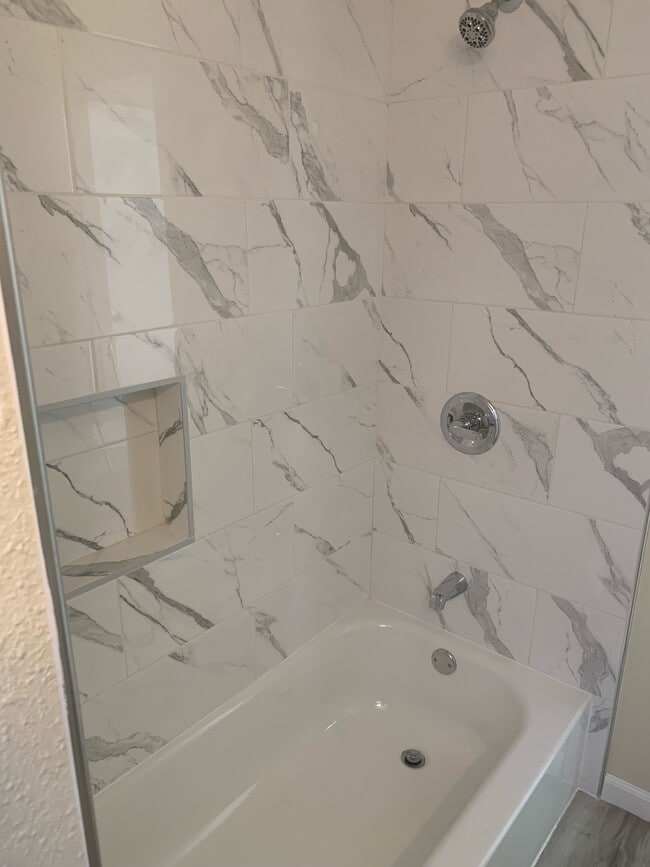 Building Photo - 2228 Thurman Ave