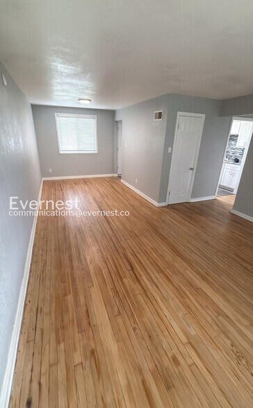 Building Photo - 807 Fontaine Pl