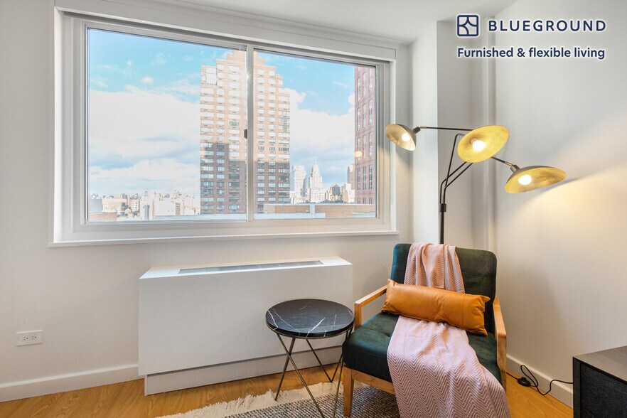 Building Photo - 60 W 66th St