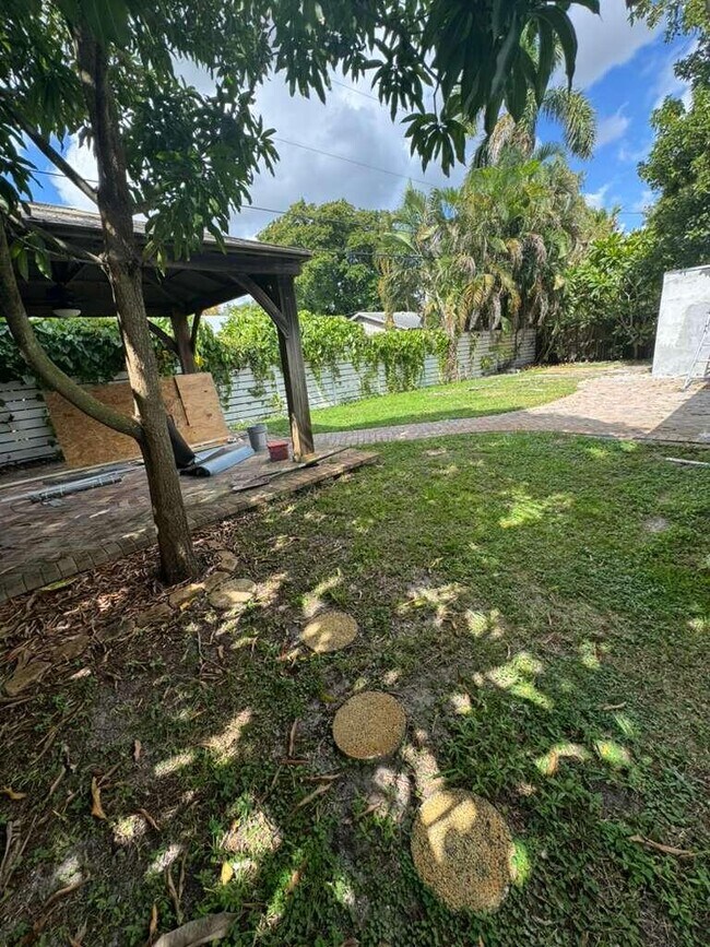 Building Photo - 7709 1st Terrace