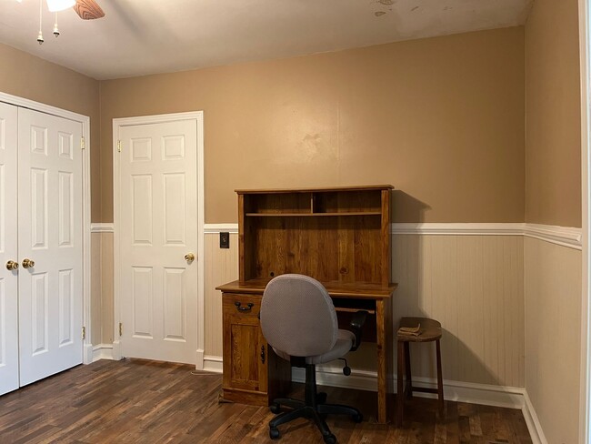 Building Photo - Available Now: 3/2 in Woodruff!